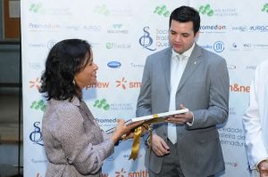 18196388198_2fd27c819e_z