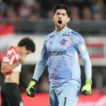 Rossi brilha nos pênaltis e garante classificação do Flamengo