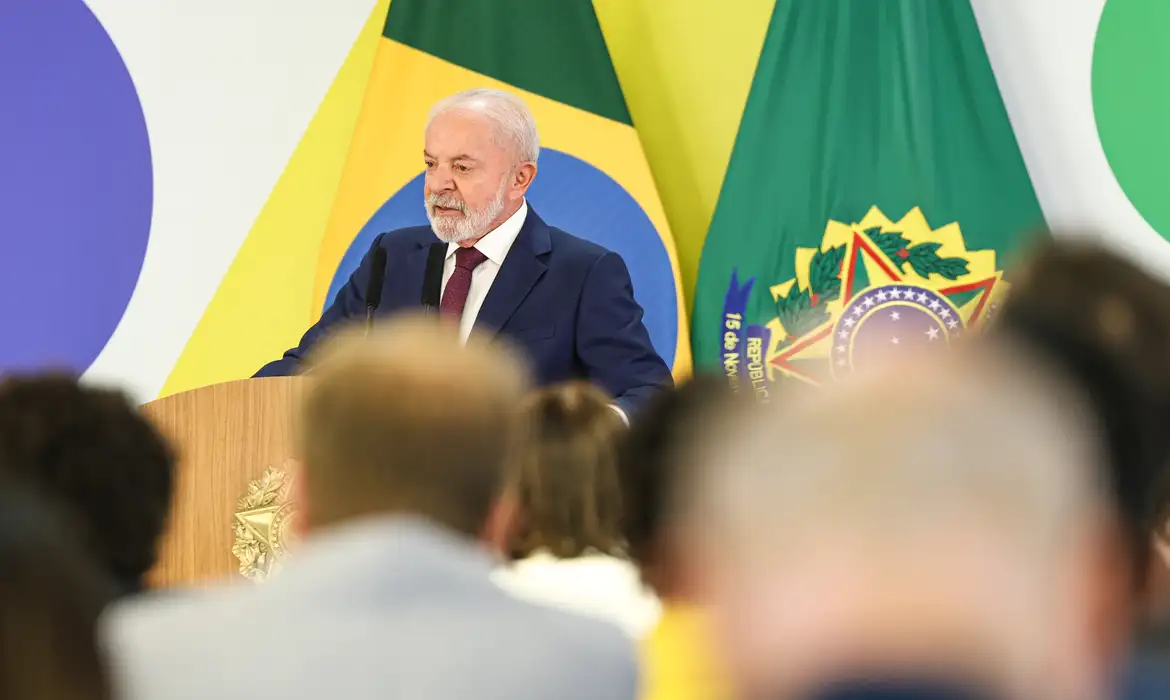 Lula barra PL que criaria brecha para reduzir punição a golpistas