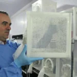 Cientista brasileiro é celebrado no mundo; no Brasil, falta apoio e escala para sua descoberta